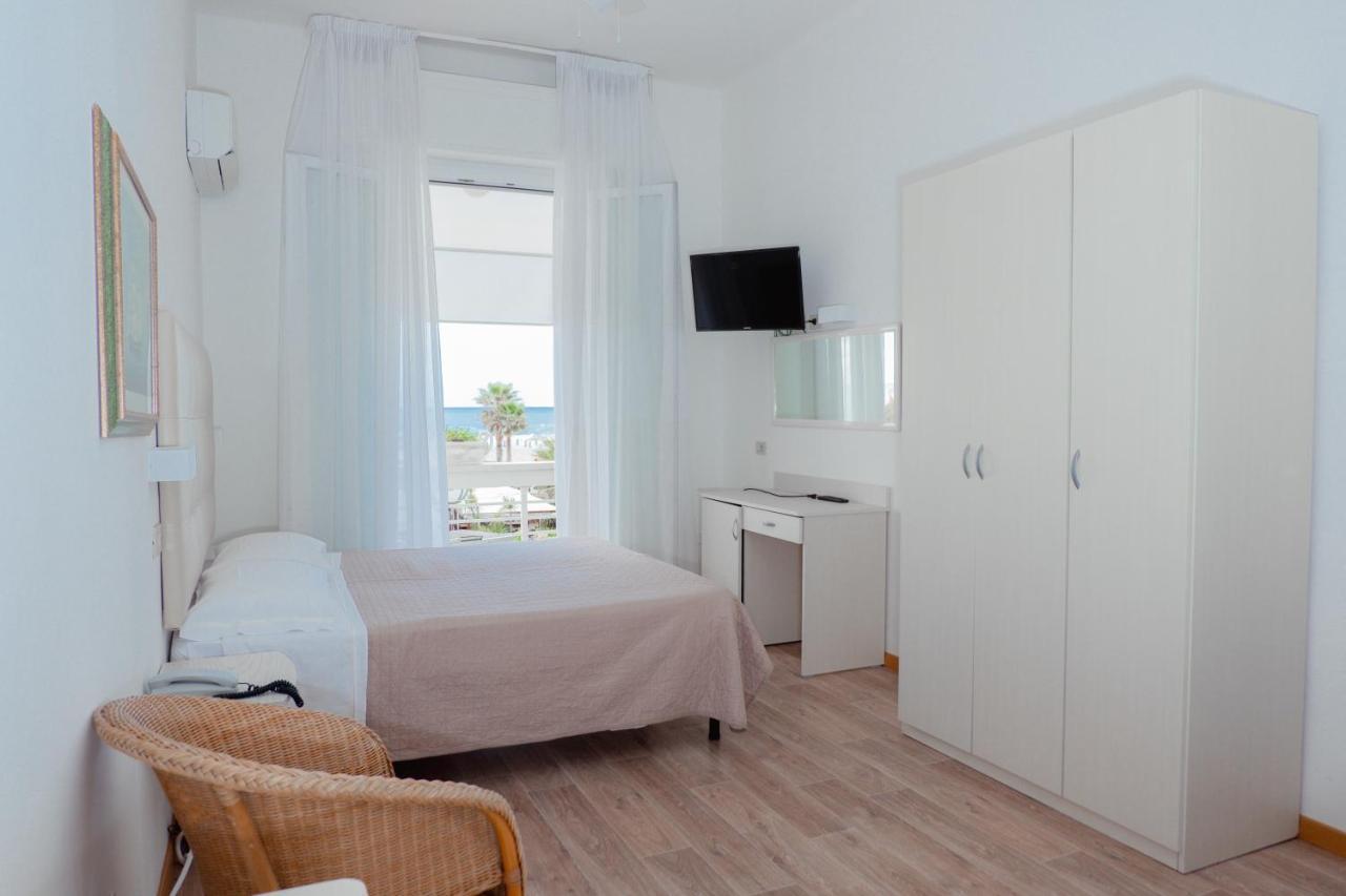 Hotel Lungomare Cattolica Eksteriør billede