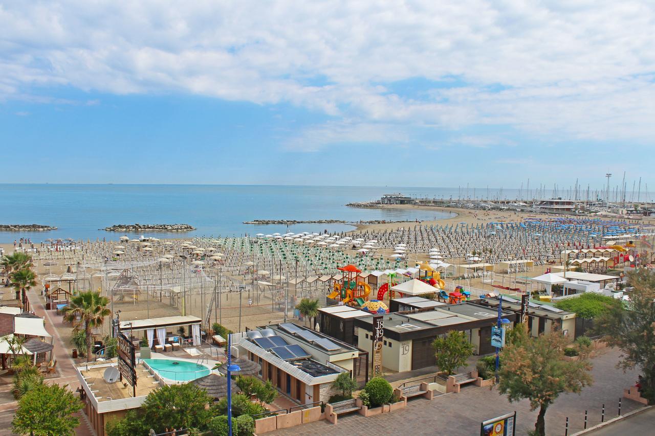 Hotel Lungomare Cattolica Eksteriør billede