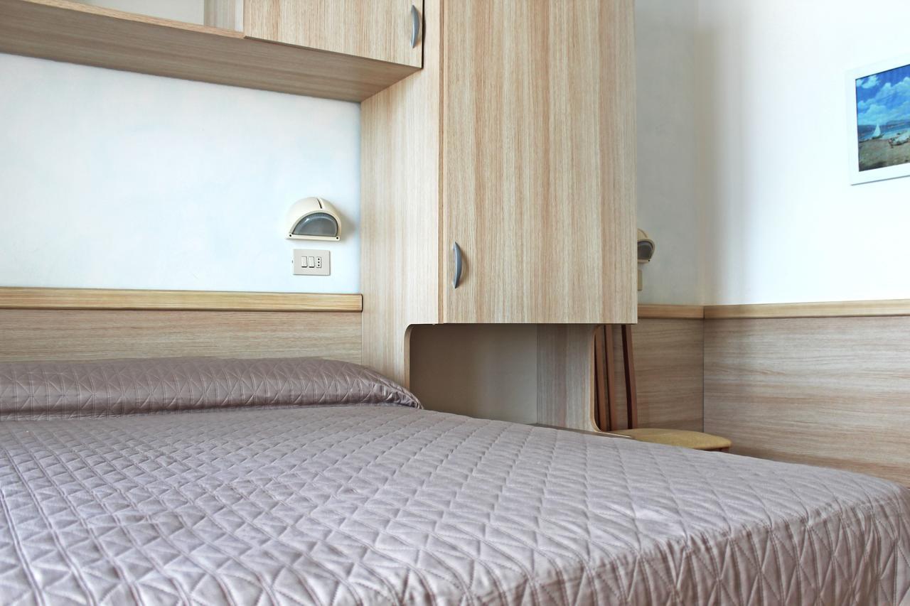 Hotel Lungomare Cattolica Eksteriør billede