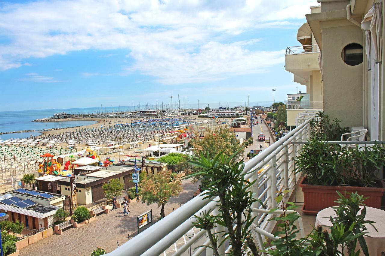 Hotel Lungomare Cattolica Eksteriør billede