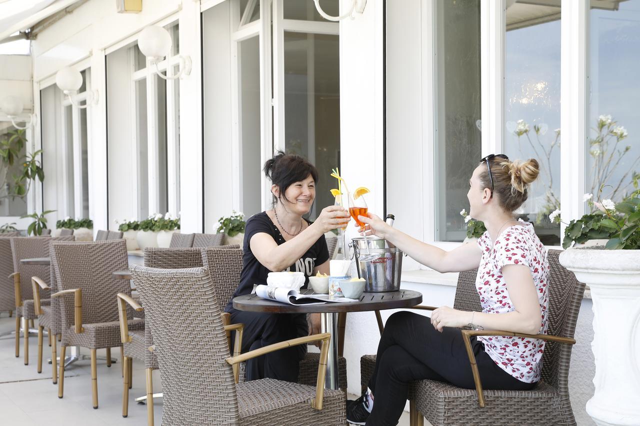 Hotel Lungomare Cattolica Eksteriør billede